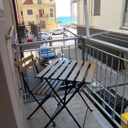 Апартаменты Casa Lorizia Пьетра-Лигуре